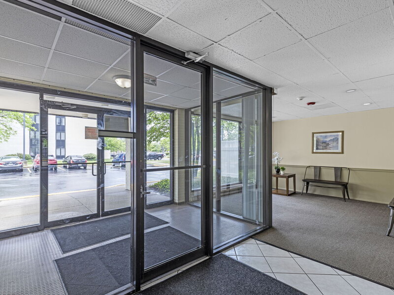 9731 N Fox Glen Drive Niles IL 60714