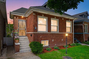 Photo of 9836 S Drexel Avenue Chicago IL 60628