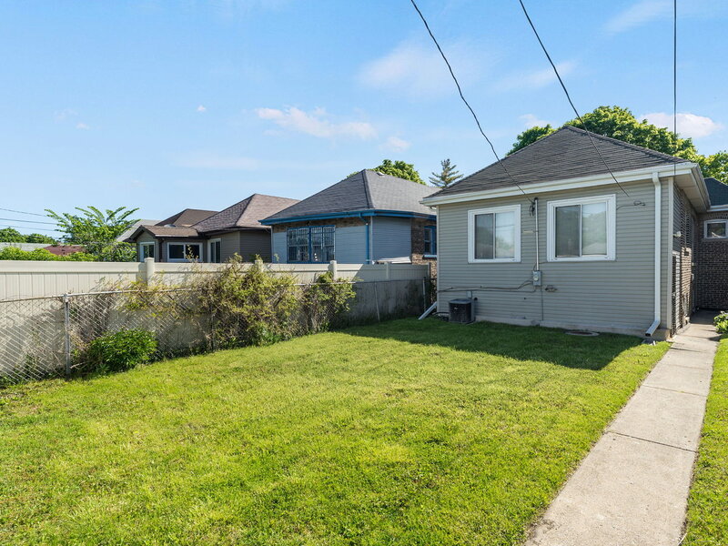 9836 S Drexel Avenue Chicago IL 60628