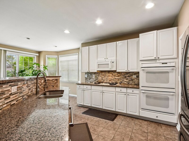 2421 Chambourd Drive Buffalo Grove IL 60089