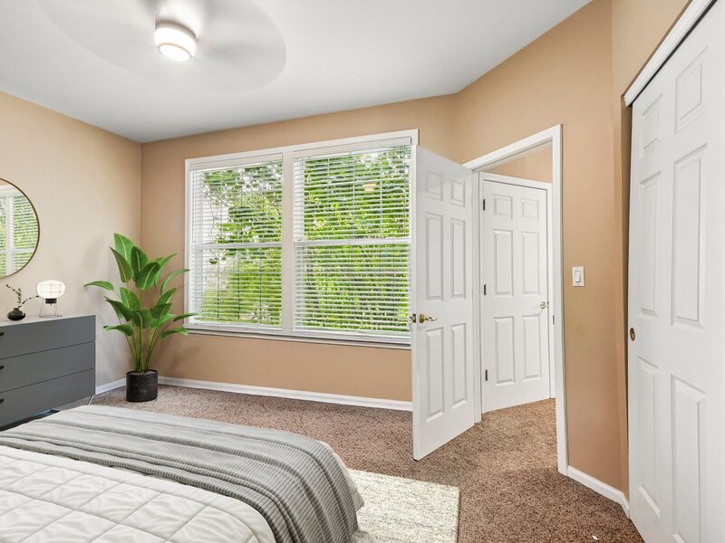 2421 Chambourd Drive Buffalo Grove IL 60089