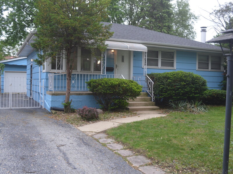 17719 Burnham Avenue Lansing IL 60438