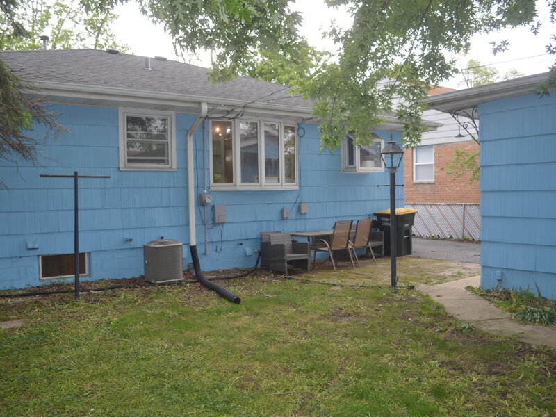 17719 Burnham Avenue Lansing IL 60438