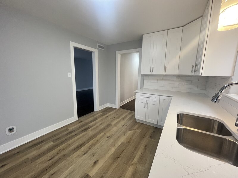 8023 S Yates Boulevard Chicago IL 60617