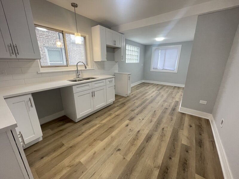 8023 S Yates Boulevard Chicago IL 60617