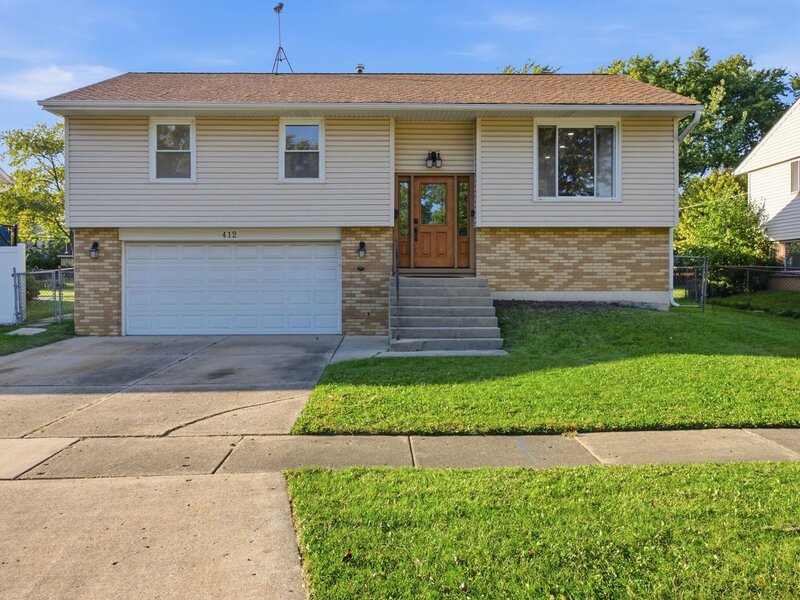 412 Sherwood Drive Streamwood IL 60107