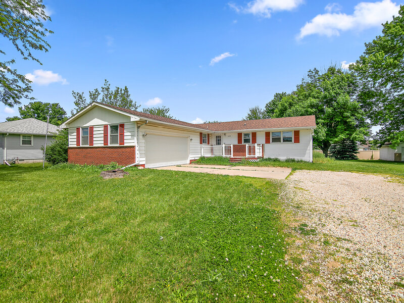 1572 Cardinal Drive Bourbonnais IL 60914