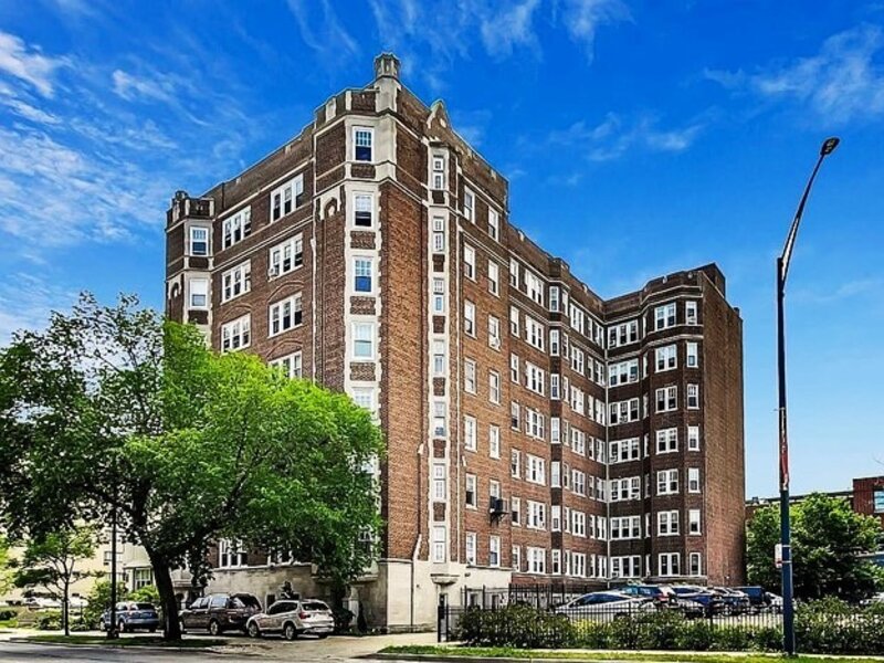 6334 N Sheridan Road Chicago IL 60660