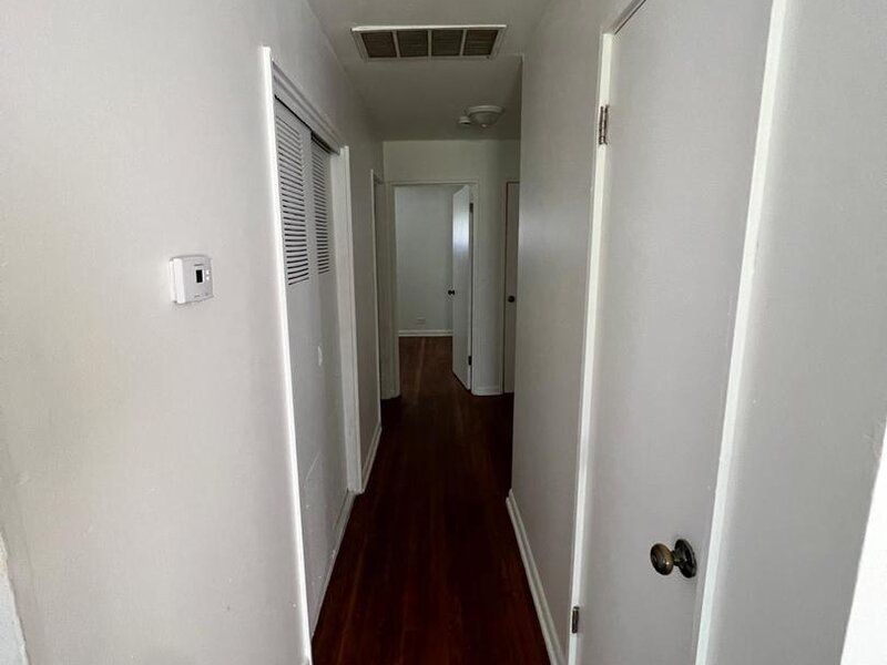 16442 Honore Avenue Markham IL 60428