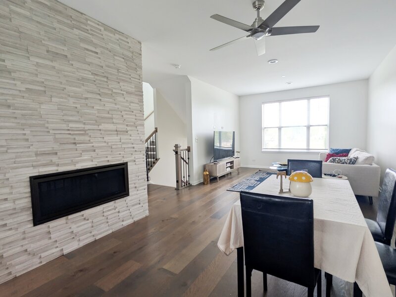3 Barkley Avenue Warrenville IL 60563