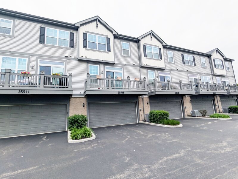 3 Barkley Avenue Warrenville IL 60563