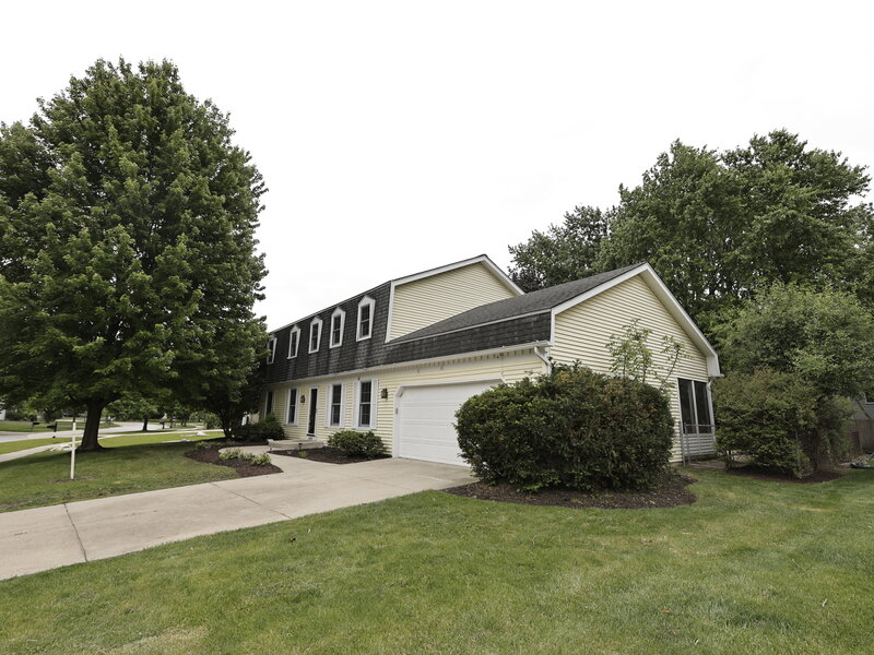 2418 Flambeau Drive Naperville IL 60564