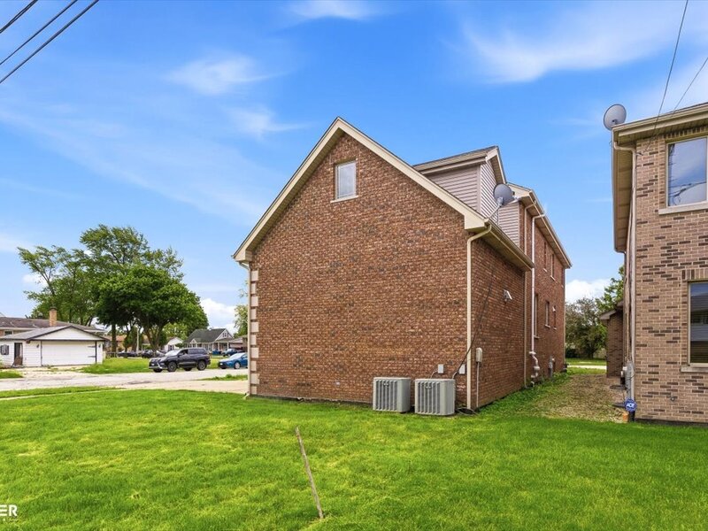 5900 W 90th Street Oak Lawn IL 60453