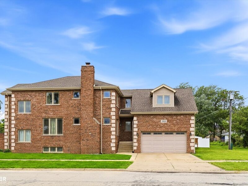5900 W 90th Street Oak Lawn IL 60453