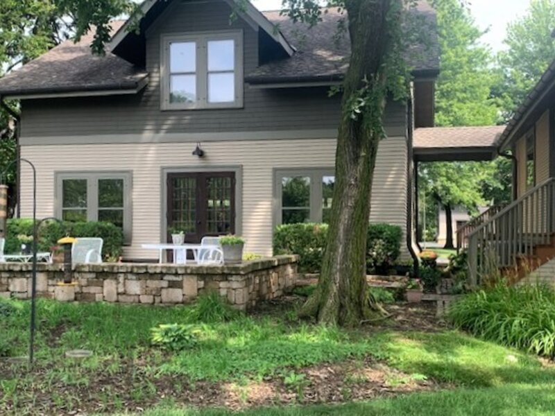 1516 S Batavia Avenue Geneva IL 60134
