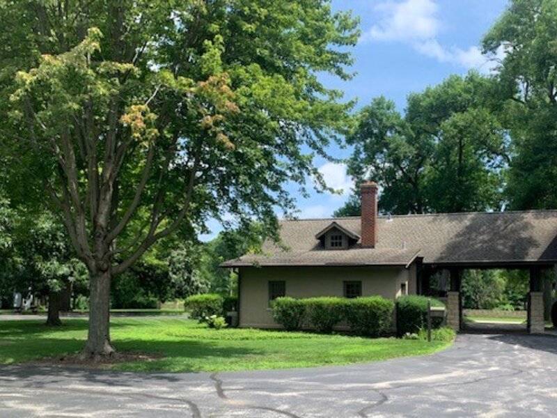 1516 S Batavia Avenue Geneva IL 60134