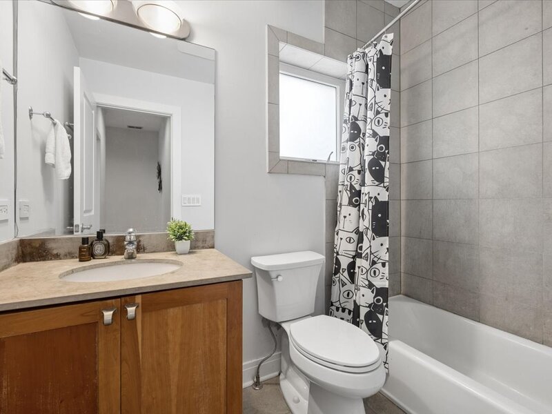 1909 W North Avenue Chicago IL 60622