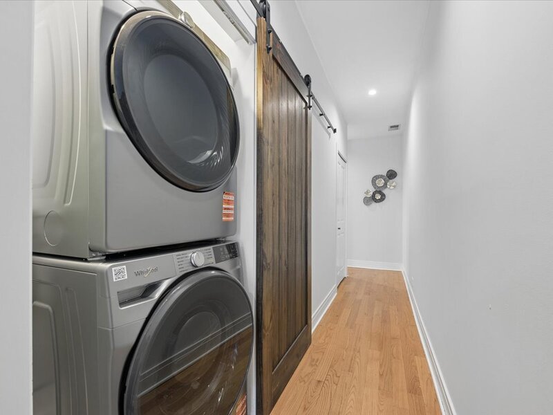 1909 W North Avenue Chicago IL 60622
