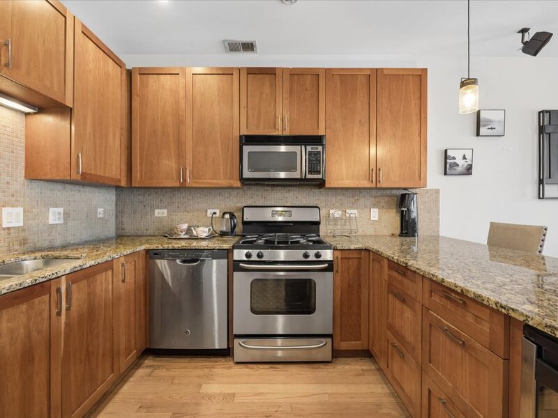 1909 W North Avenue Chicago IL 60622