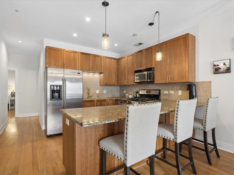 1909 W North Avenue Chicago IL 60622