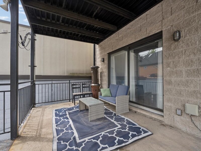 1909 W North Avenue Chicago IL 60622