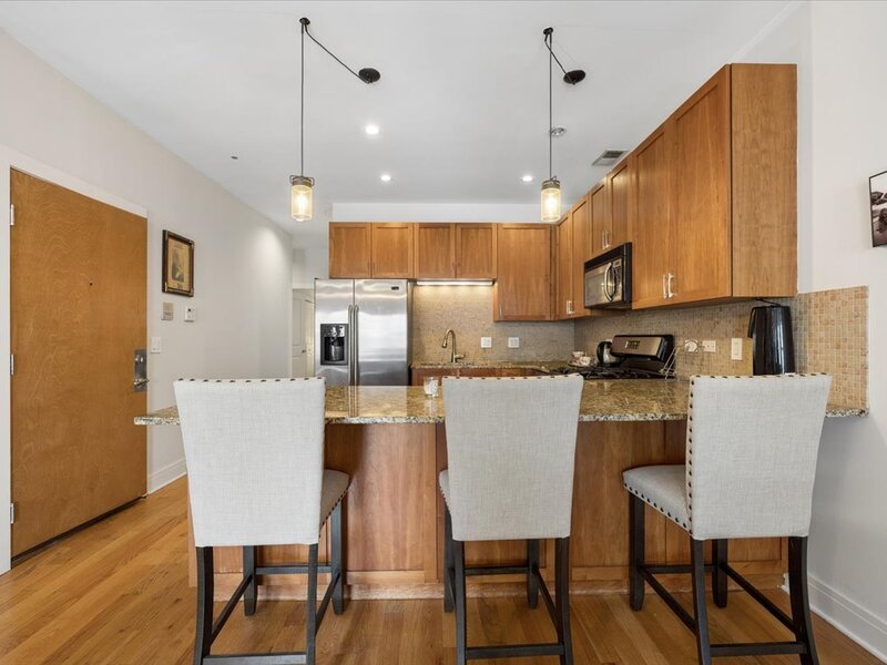 1909 W North Avenue Chicago IL 60622