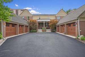 Photo of 1218 Hawthorne Court Hinsdale IL 60521