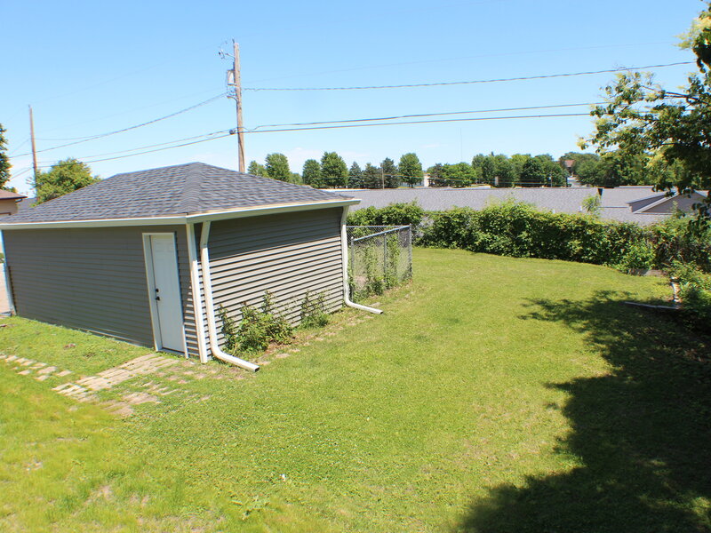 1611 Coffelt Avenue Davenport IA 52803