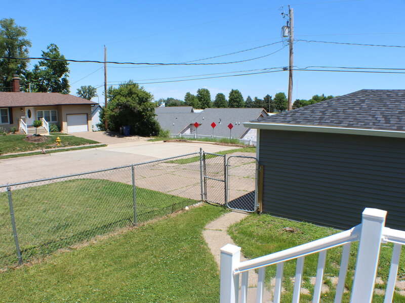 1611 Coffelt Avenue Davenport IA 52803