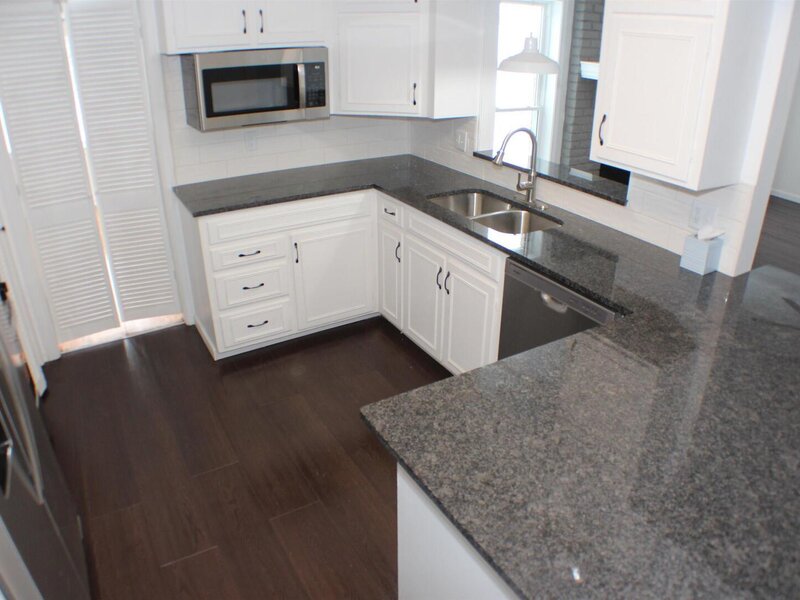 1611 Coffelt Avenue Davenport IA 52803