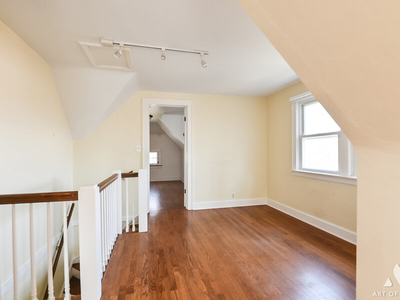 19 W Hattendorf Avenue Roselle IL 60172