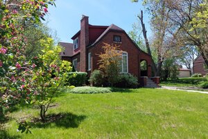 Photo of 19 W Hattendorf Avenue Roselle IL 60172