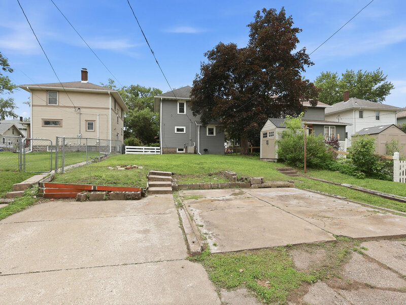 1608 Elm Street Davenport IA 52803