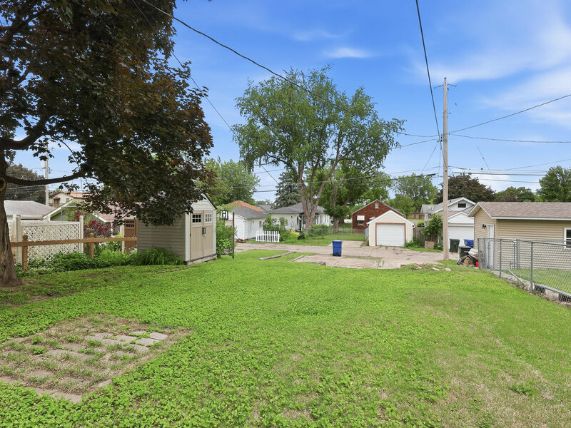 1608 Elm Street Davenport IA 52803
