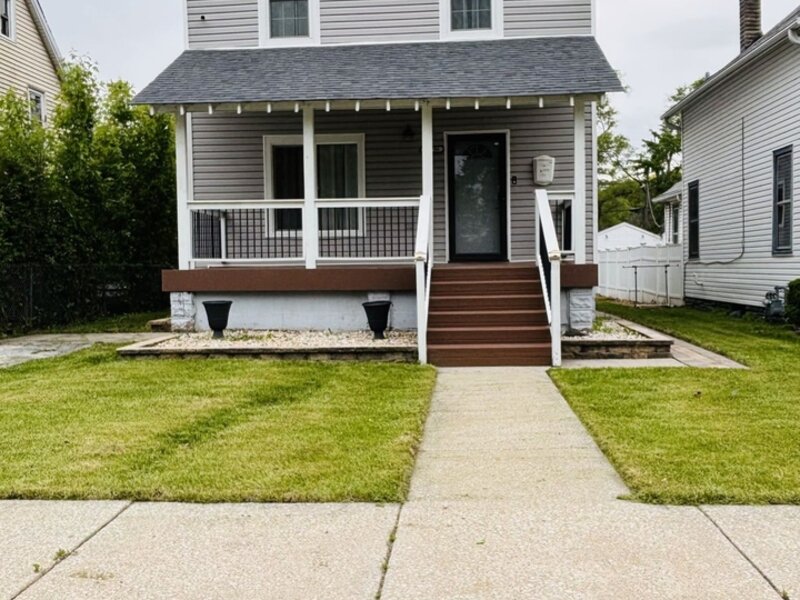 15736 Turlington Avenue Harvey IL 60426