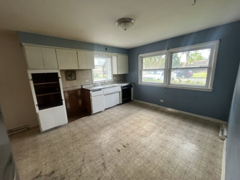 81 E Arquilla Drive Chicago Heights IL 60411