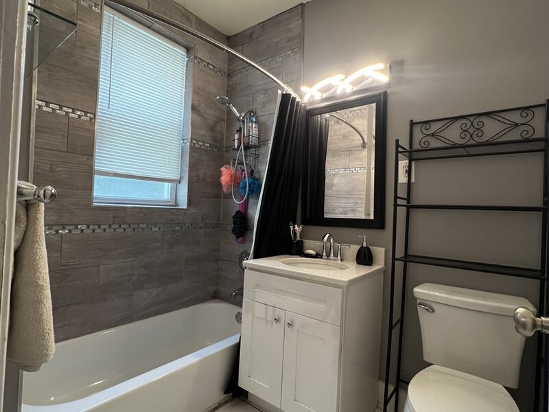 6926 S Paxton Avenue Chicago IL 60649