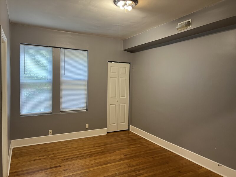 6926 S Paxton Avenue Chicago IL 60649