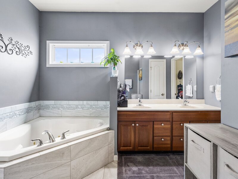 1704 Timber Wolf Lane Mahomet IL 61853