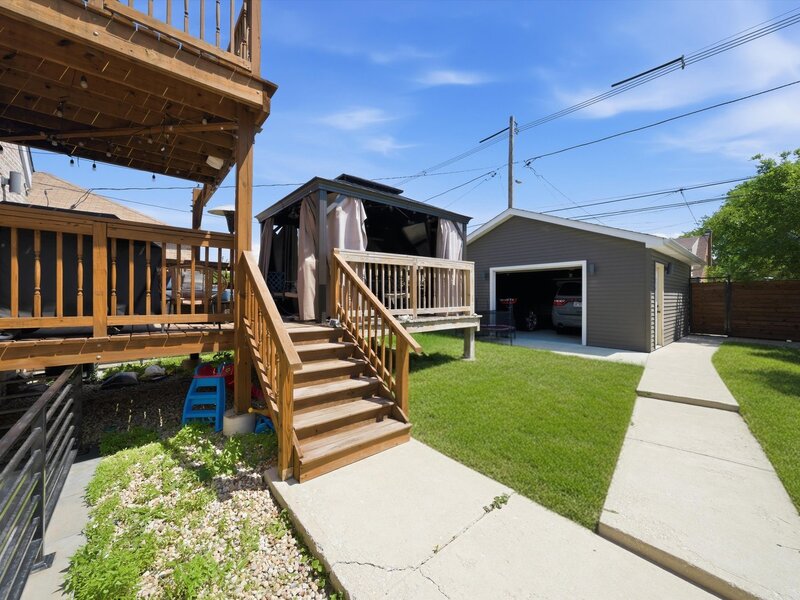 9829 S Claremont Avenue Chicago IL 60643