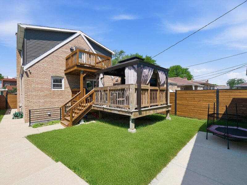 9829 S Claremont Avenue Chicago IL 60643