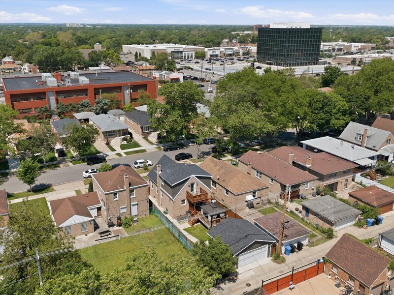 9829 S Claremont Avenue Chicago IL 60643