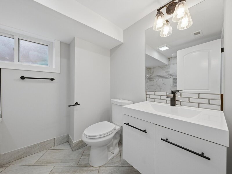 9829 S Claremont Avenue Chicago IL 60643