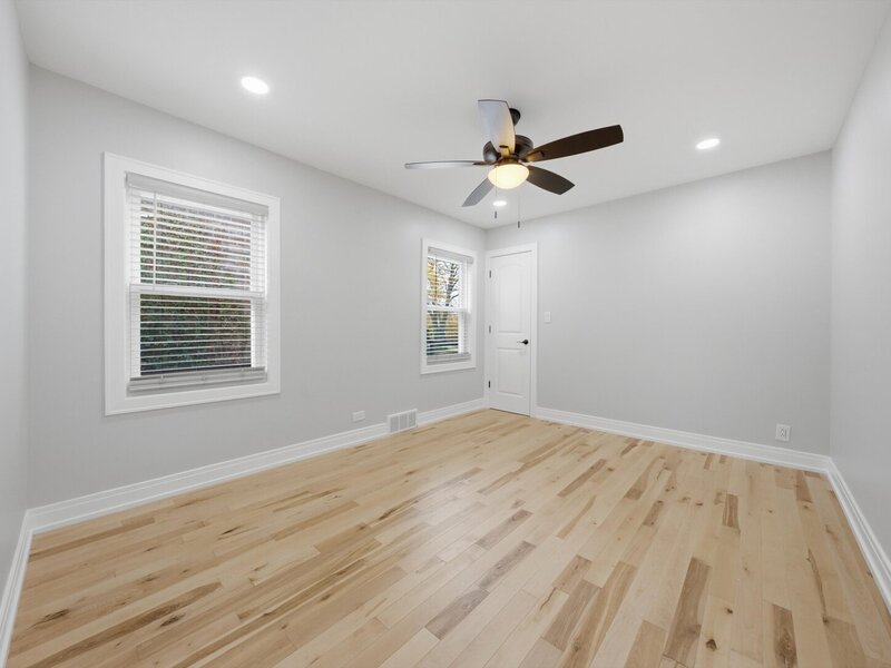 9829 S Claremont Avenue Chicago IL 60643