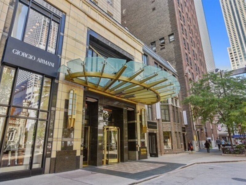 800 N Michigan Avenue Chicago IL 60611