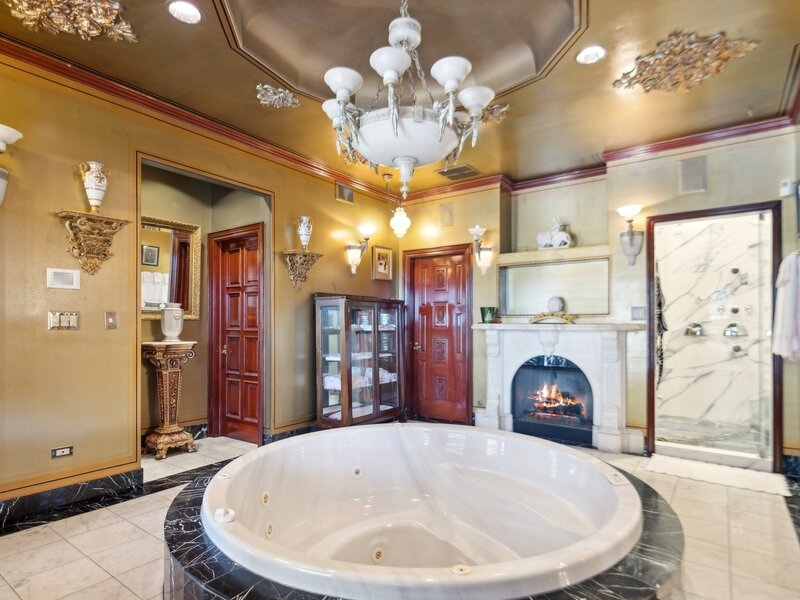 79 E Cedar Street Chicago IL 60611