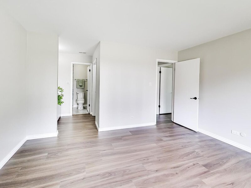 1720 Lakecliffe Drive Wheaton IL 60189