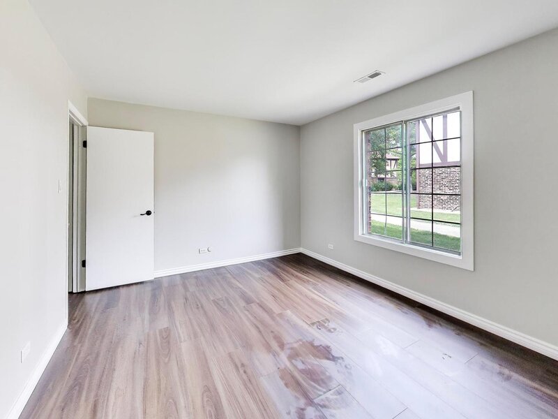 1720 Lakecliffe Drive Wheaton IL 60189