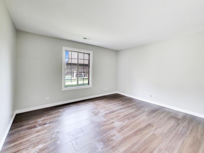 1720 Lakecliffe Drive Wheaton IL 60189