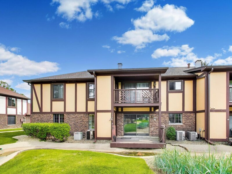 1720 Lakecliffe Drive Wheaton IL 60189